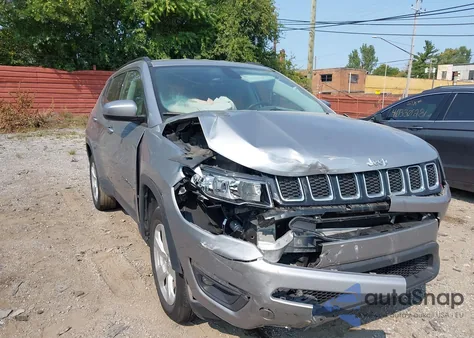 2018 Jeep Compass Latitude 4X4 из США, поврежденный, VIN 3C4NJDBB2JT399393